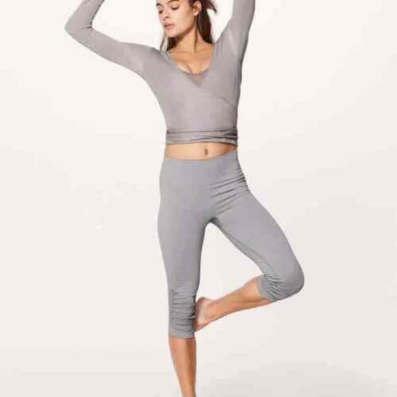 New NWT Lululemon AWAKENING CROP GRAY GRIS SIZE 12 - Picture 1 of 9